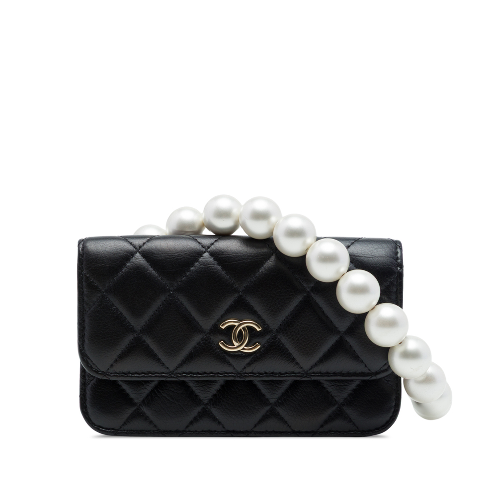 Pre-Loved Chanel Quilted Lambskin Maxi Pearls Clutch With Chain